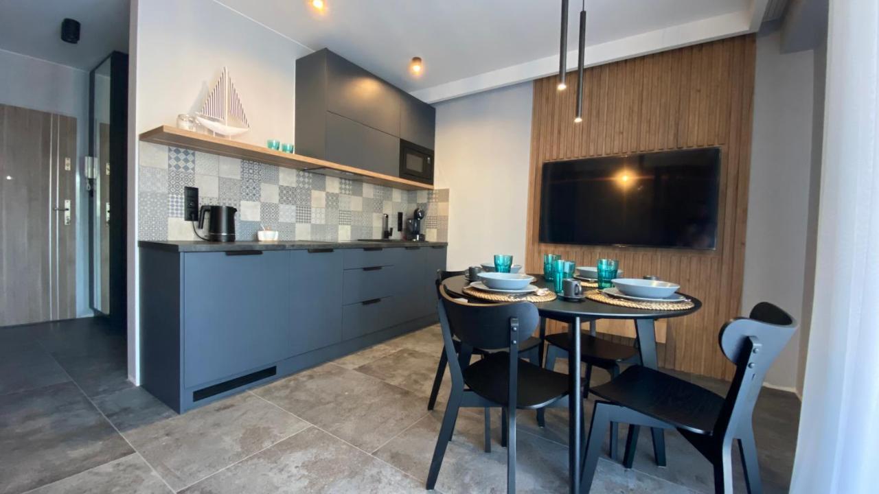 Apartament Magma Z Basenem Morska Klifowa 里沃 外观 照片